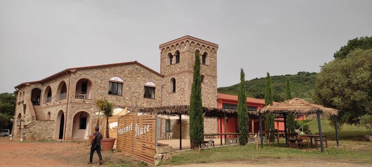 Agriturismo La Fontanella & Glamping 수베레토 외부 사진